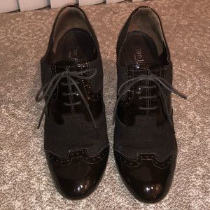 Jon Josef Carla Oxford Style Heel Pump